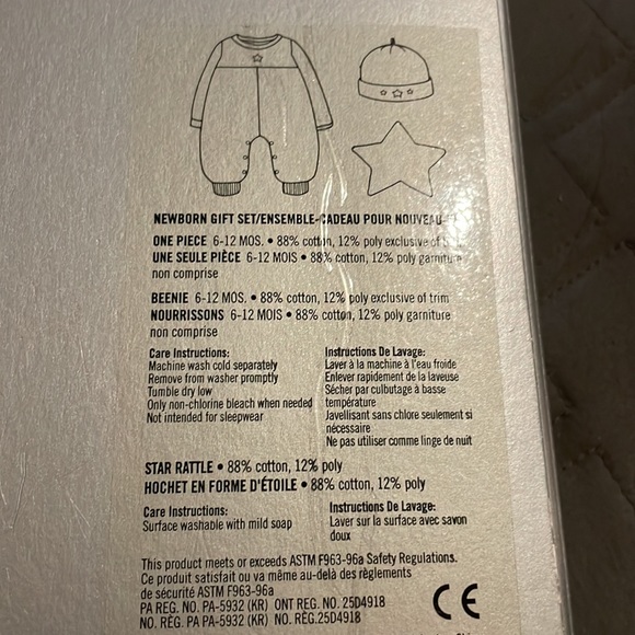 Gymboree Holiday Unisex Newborn Giftset - Picture 4 of 4